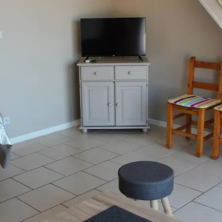 Apartment T3 Climatise Avec Parking Privatif Proche - 5psol29