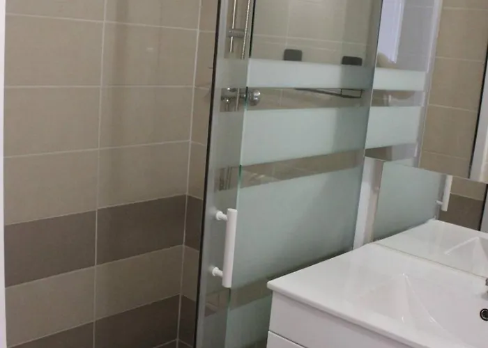 T3 Climatise Avec Parking Privatif Proche - 5psol29 Apartamento