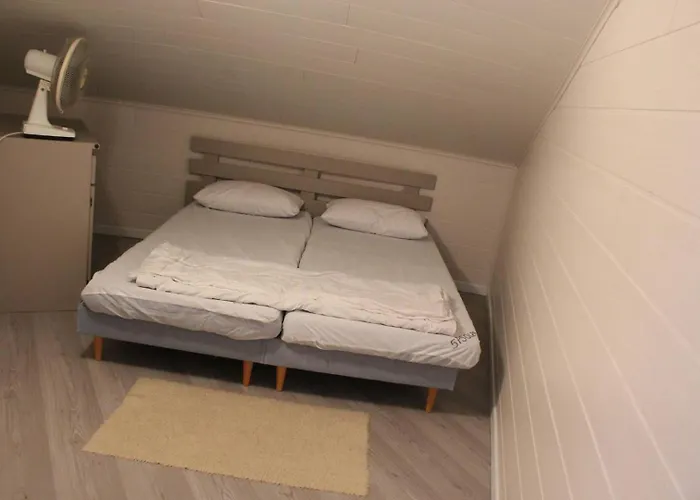 Apartamento T3 Climatise Avec Parking Privatif Proche - 5psol29 *